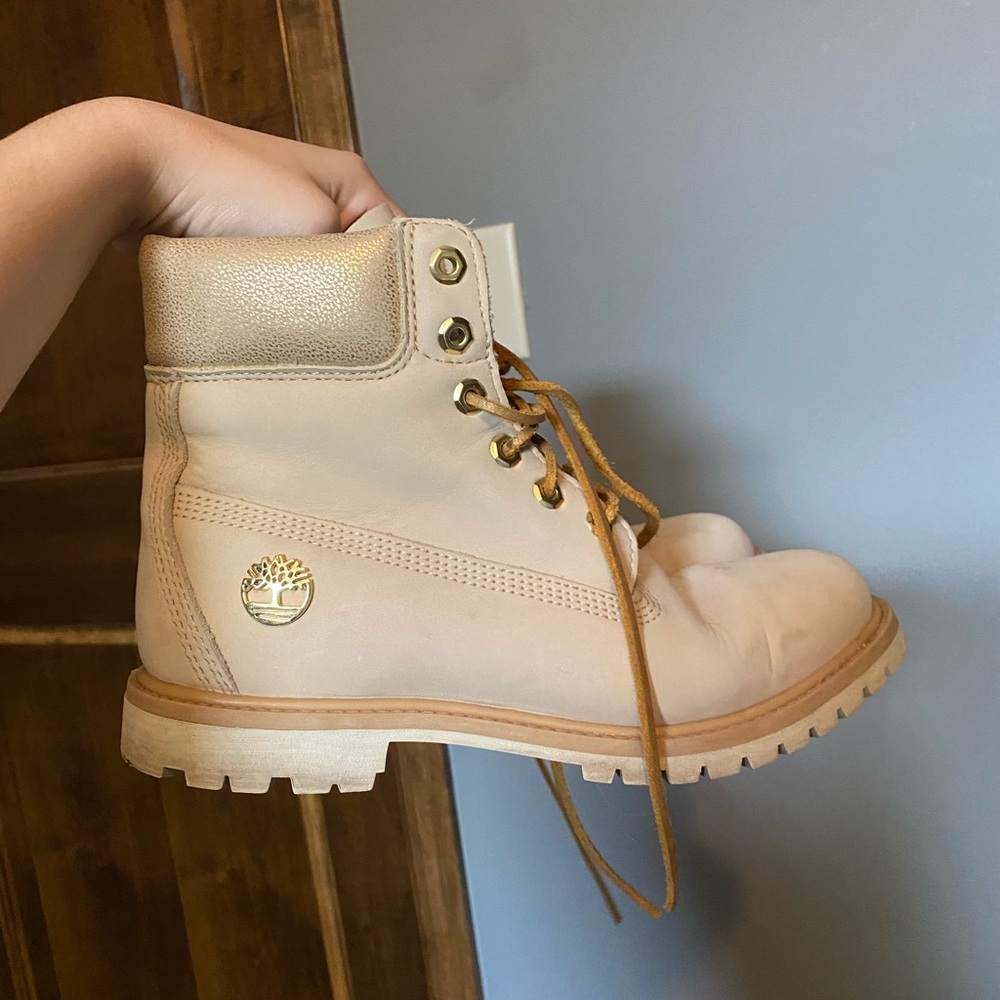 Timberlands size 9 - Picture 4 of 7
